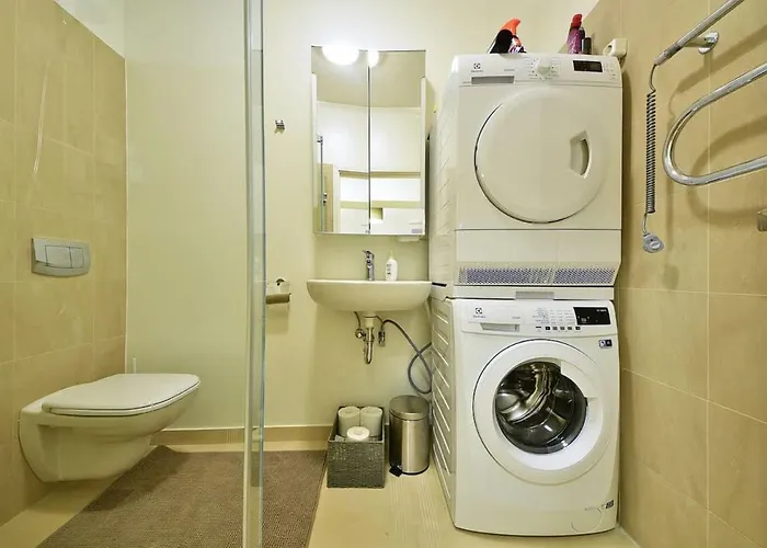 Domillion 2bdr President Palace Free Parking L417