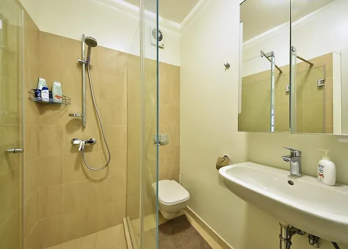 Domillion 2bdr President Palace Free Parking L417