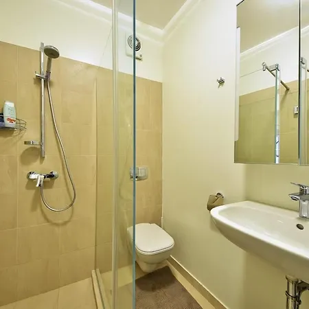 Domillion 2bdr President Palace Free Parking L417